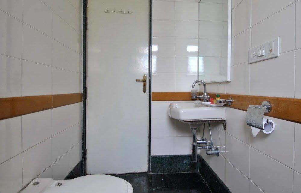 Fabhotel Lotus Koregaon Park Pune Exterior photo