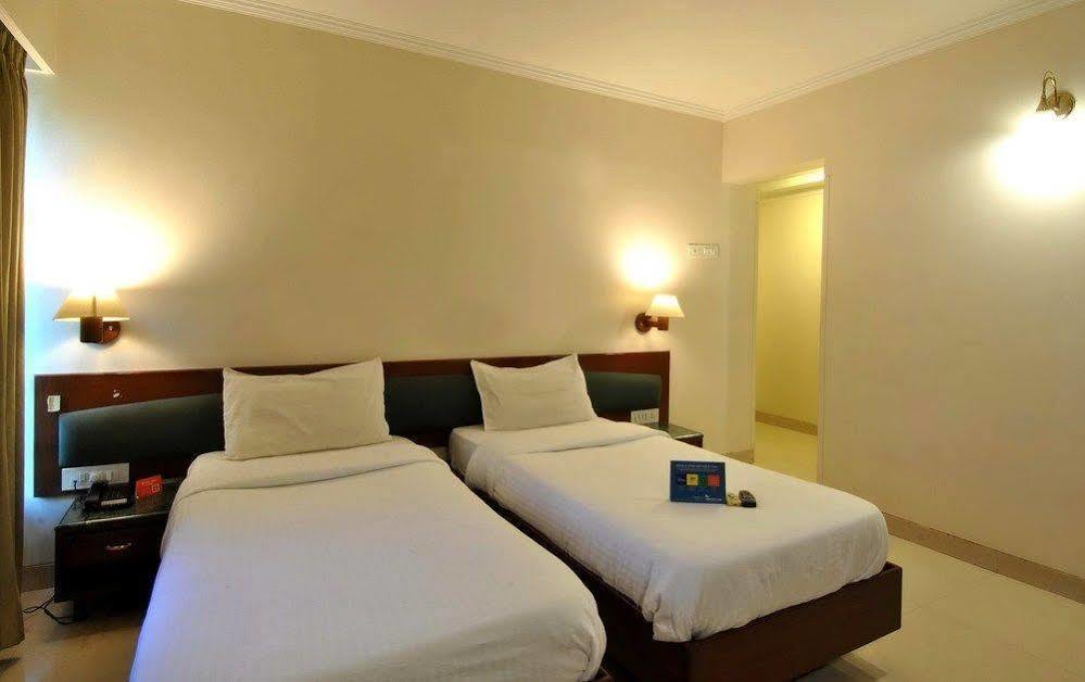 Fabhotel Lotus Koregaon Park Pune Exterior photo