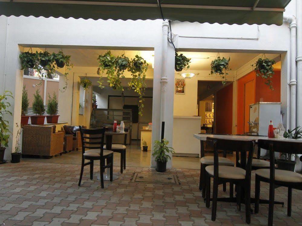 Fabhotel Lotus Koregaon Park Pune Exterior photo